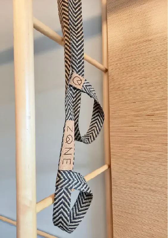 Comfort Meets Style In Our Yoga Sale Jute Yoga Strap in Black/Natural 140cm