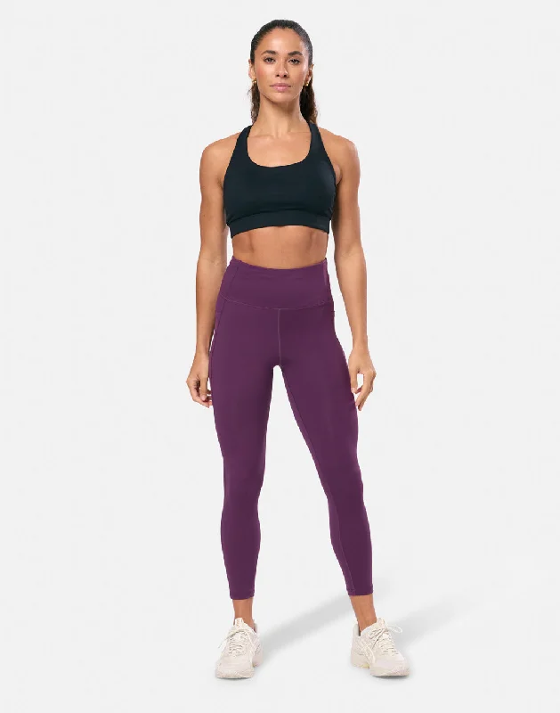 Performance Meets Savings In Our Yoga Wear Sale Swift 7/8 Legging in Sangria